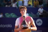 What racket does Joao Fonseca use?